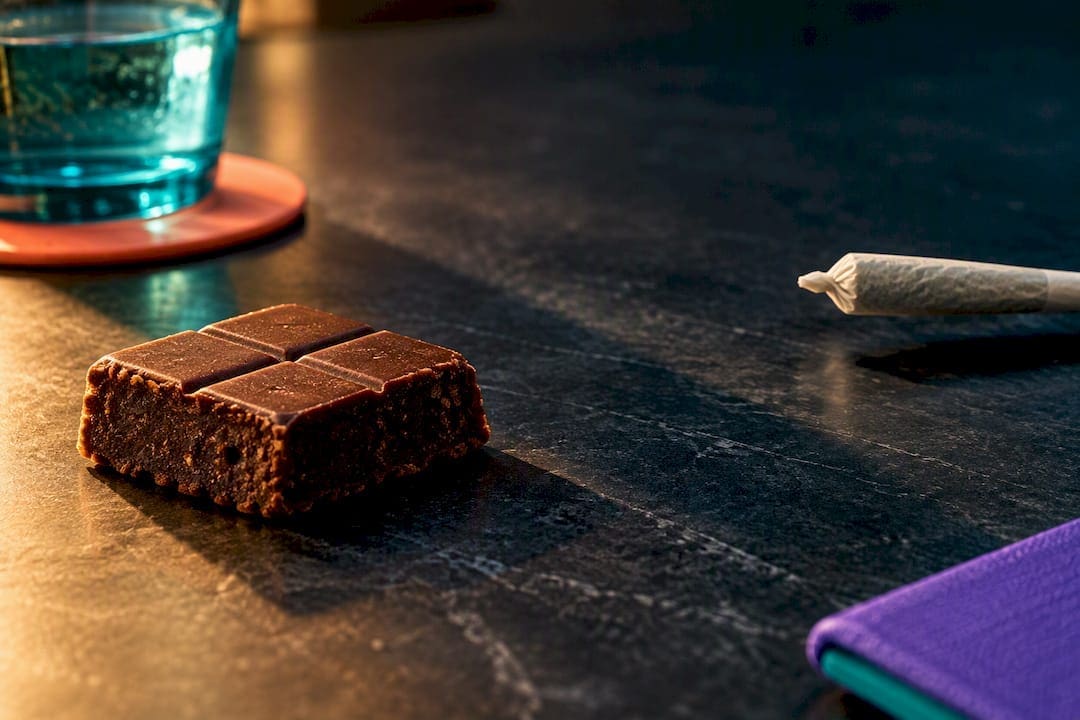Anonymous edible and smoking method comparison
